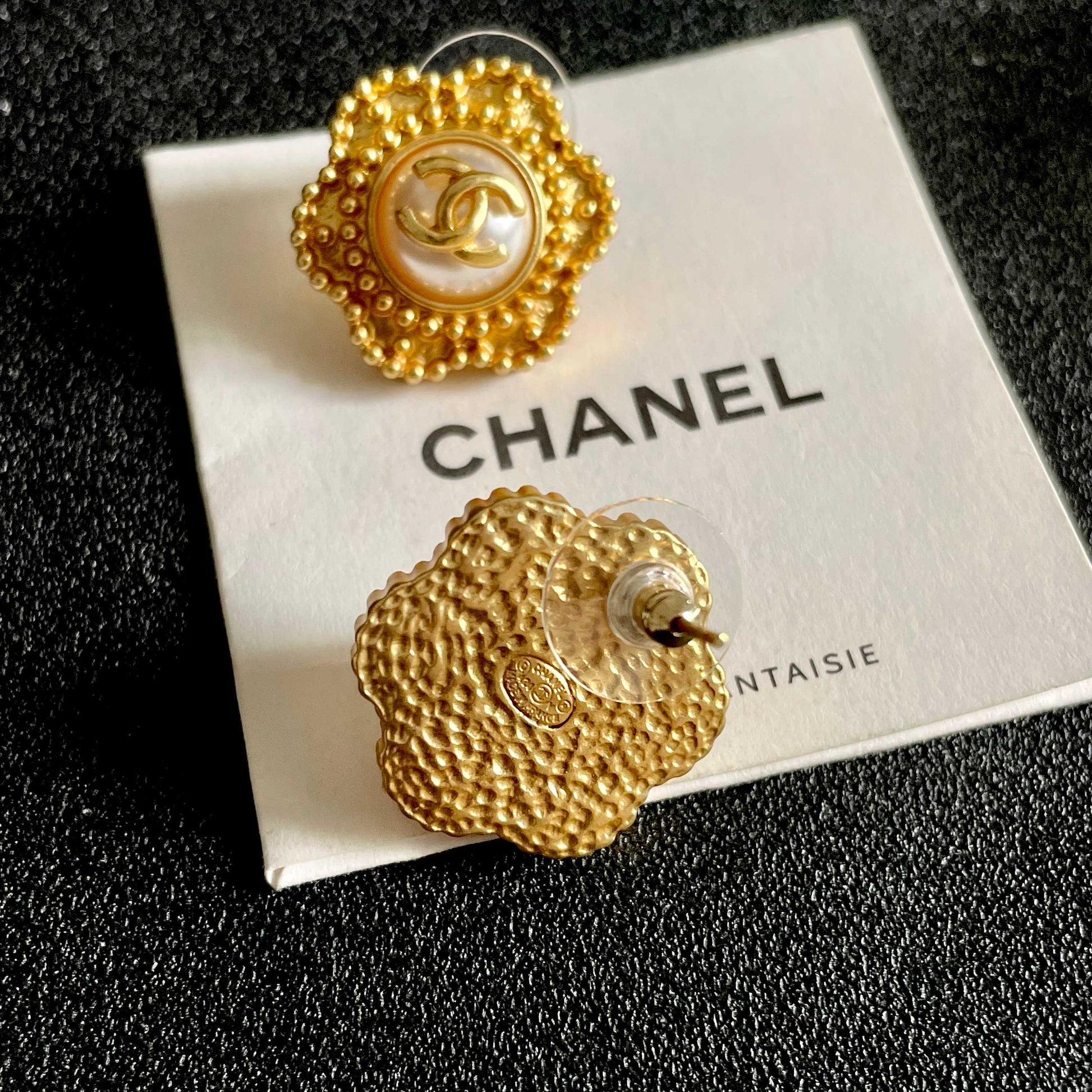 Double-C Emblem Stud Earrings in Polished Metal-Tone – Design 013 main product view