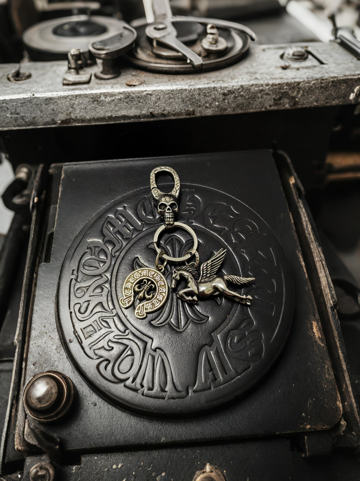 Skull Keychain in Antique Silver-Tone – Design 02 front product view