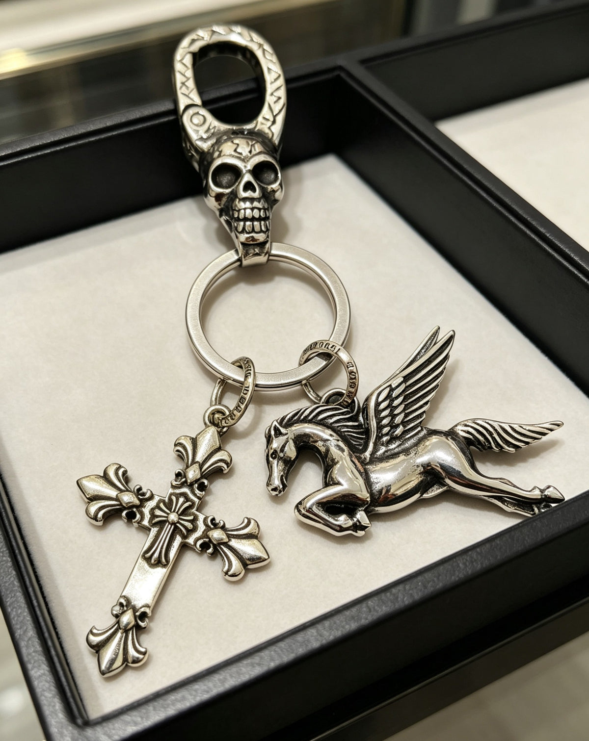 Cross Keychain in Antique Silver-Tone – Design 04 detail view