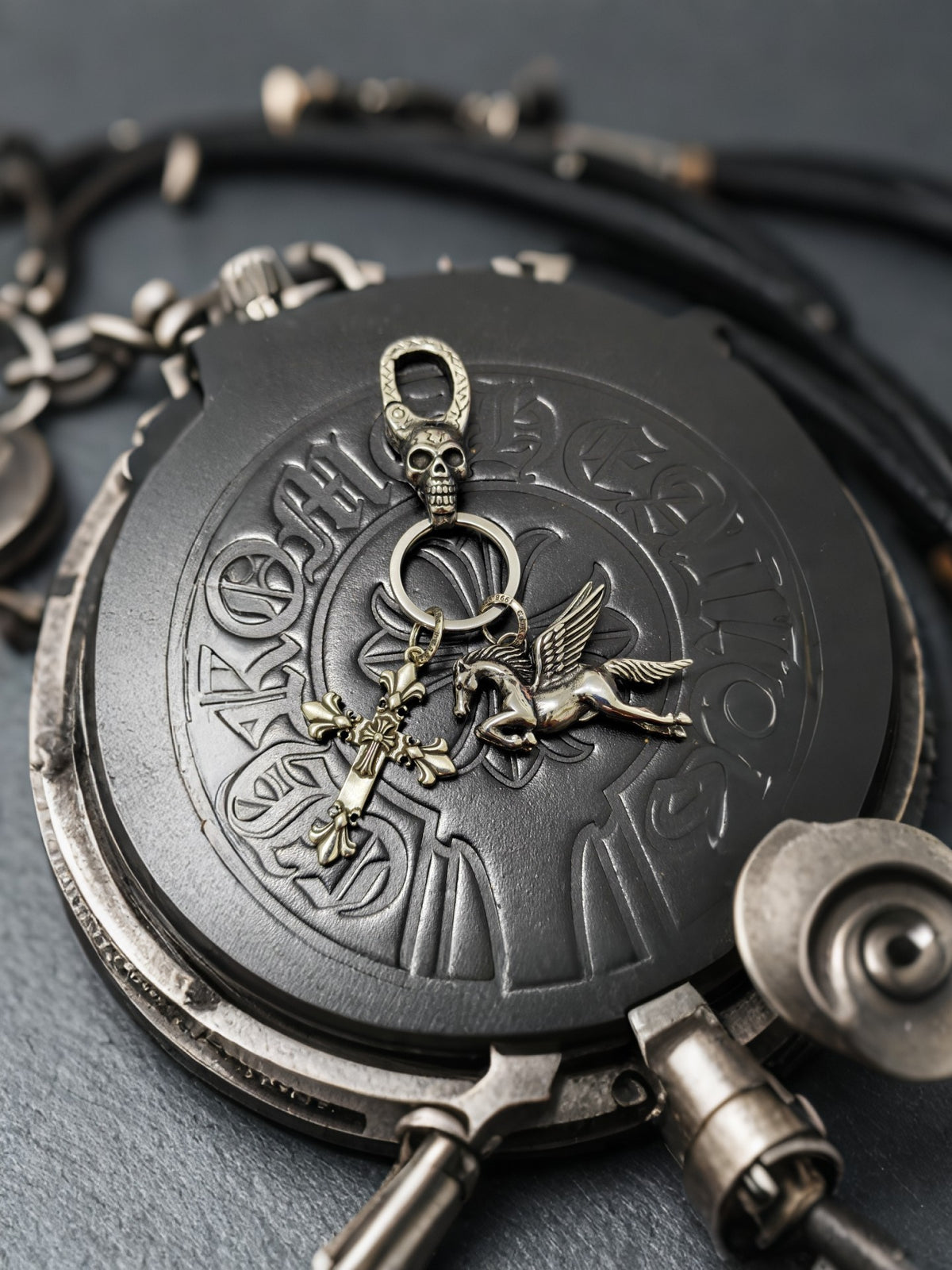 Cross Keychain in Antique Silver-Tone – Design 04 close-up detail