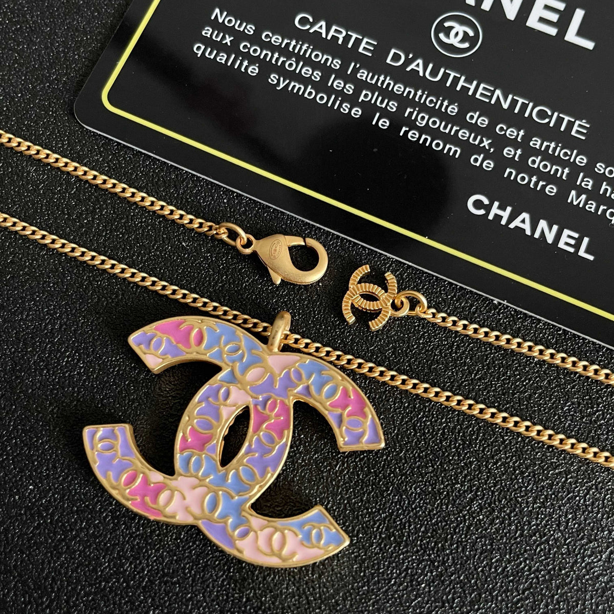 Double-C Emblem Pendant Necklace in Polished Metal-Tone – Design 016 main product view