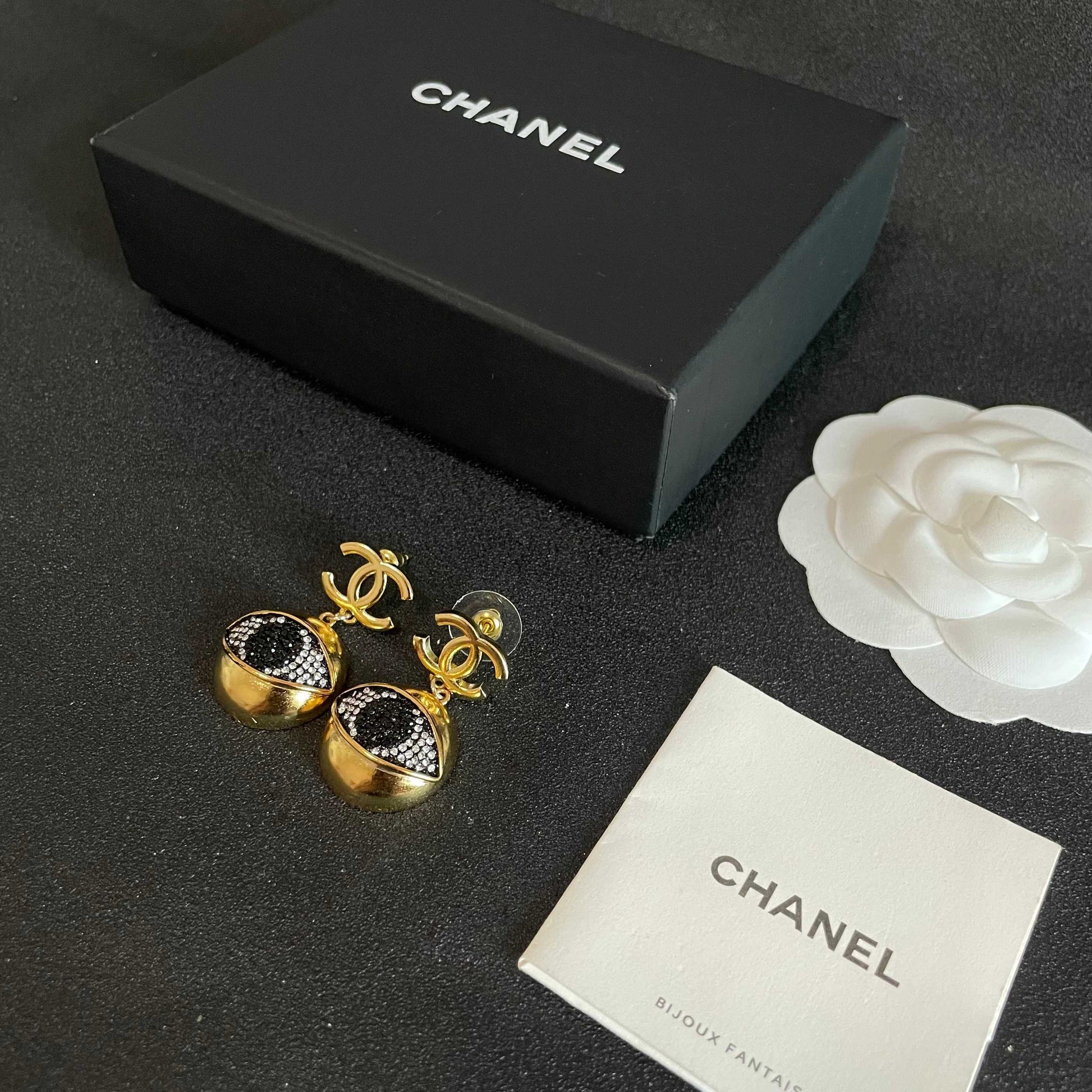 Double-C Emblem Statement Earrings in Polished Metal-Tone – Design 023 side detail