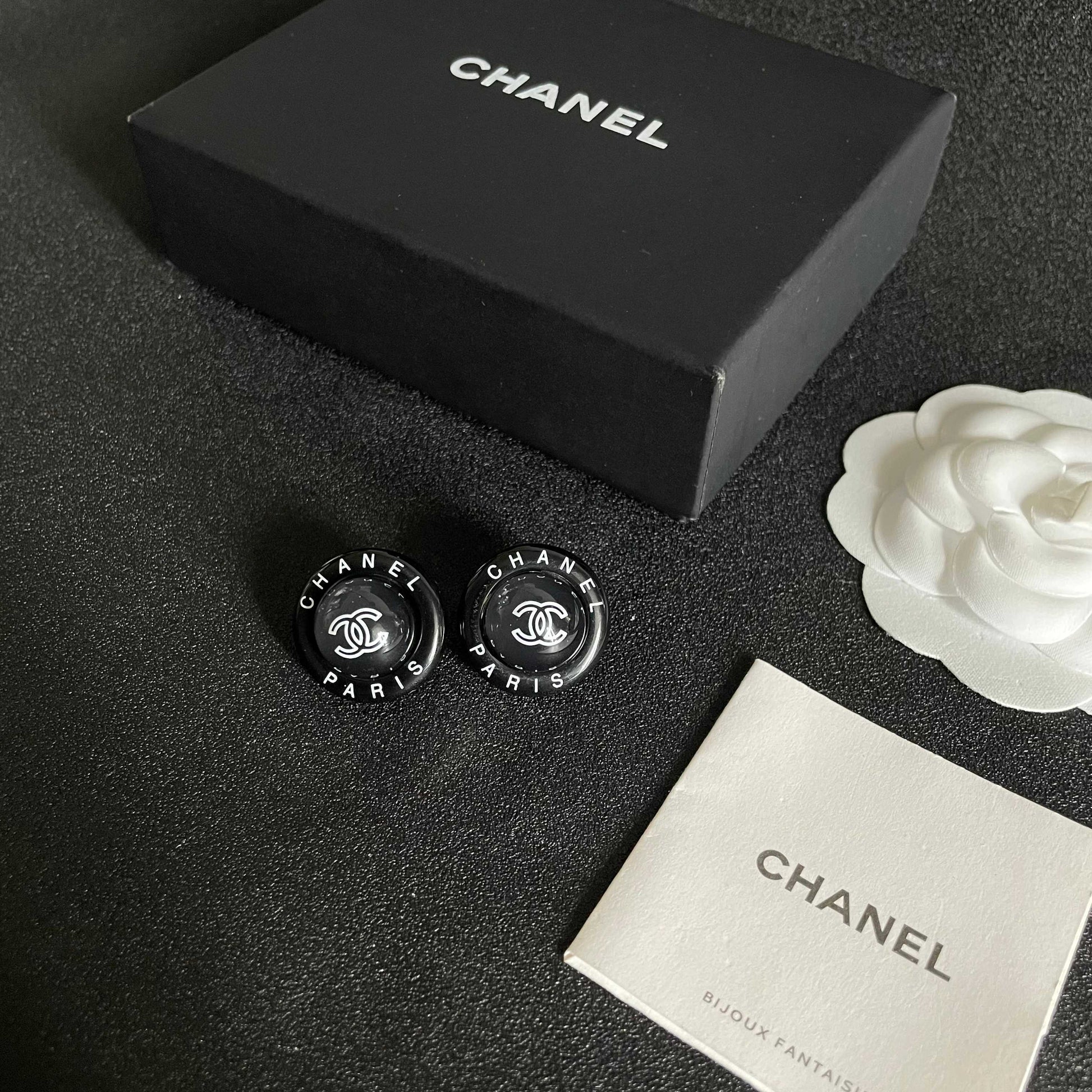 Double-C Emblem Stud Earrings in Polished Metal-Tone – Design 174 close-up detail