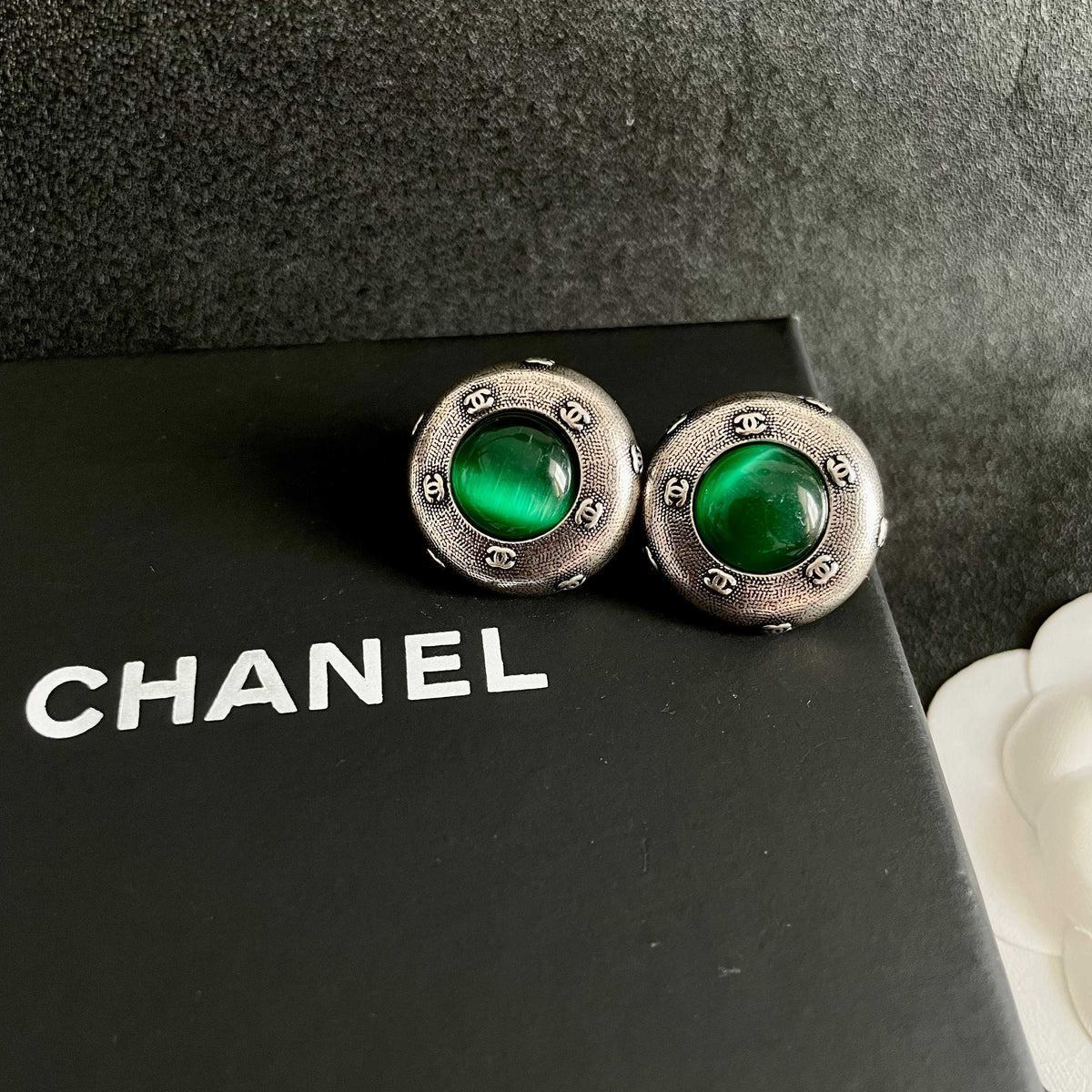 Double-C Emblem Stud Earrings in Polished Metal-Tone – Design 171 detail view