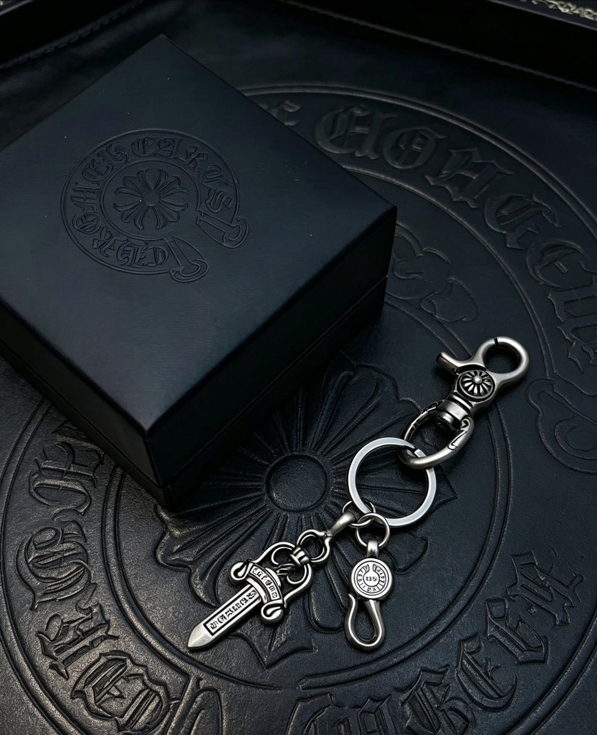 Dagger Multi-Use Chain Accessory – Dagger Detail – Design 05 side detail