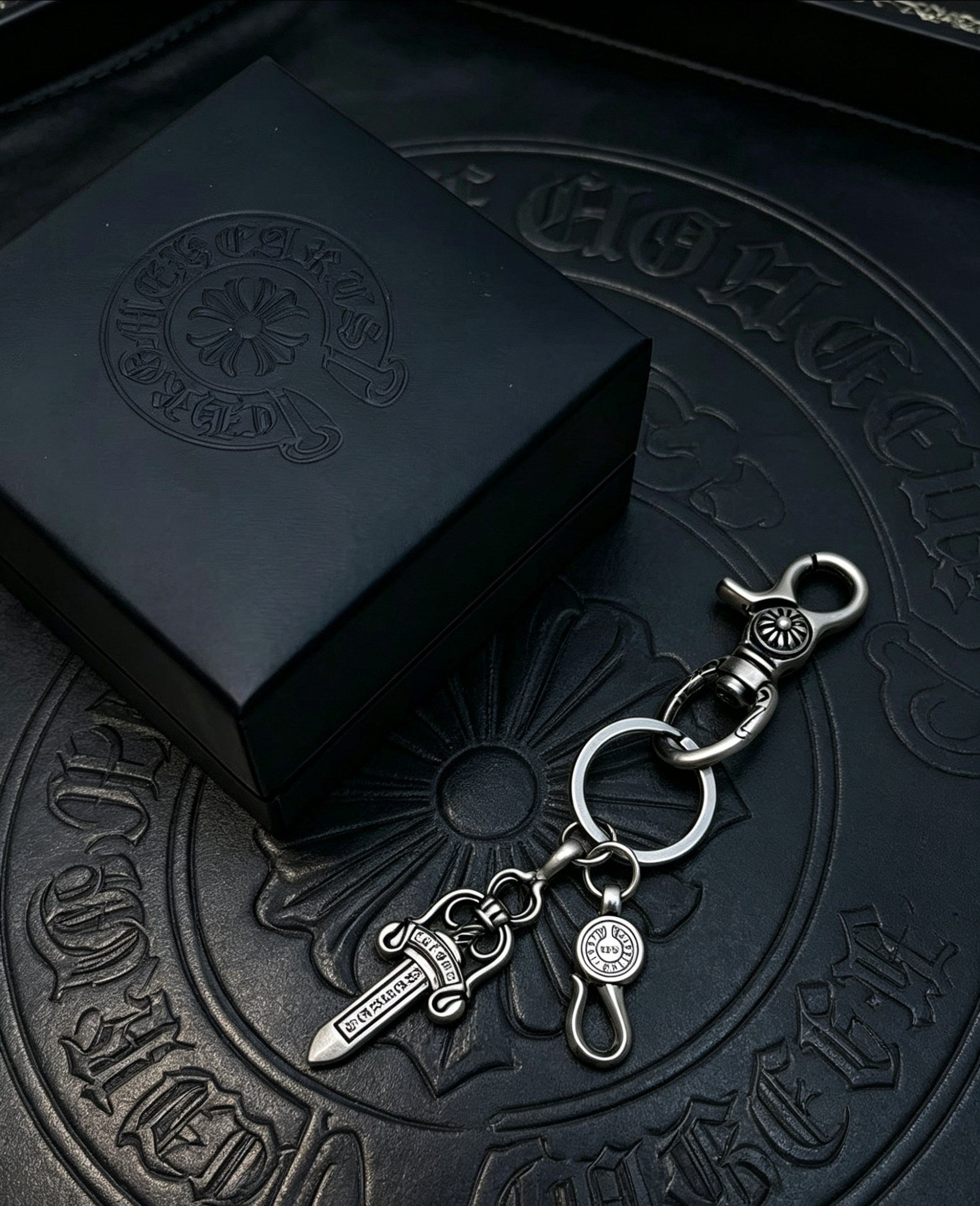 Dagger Multi-Use Chain Accessory – Dagger Detail – Design 10 side detail