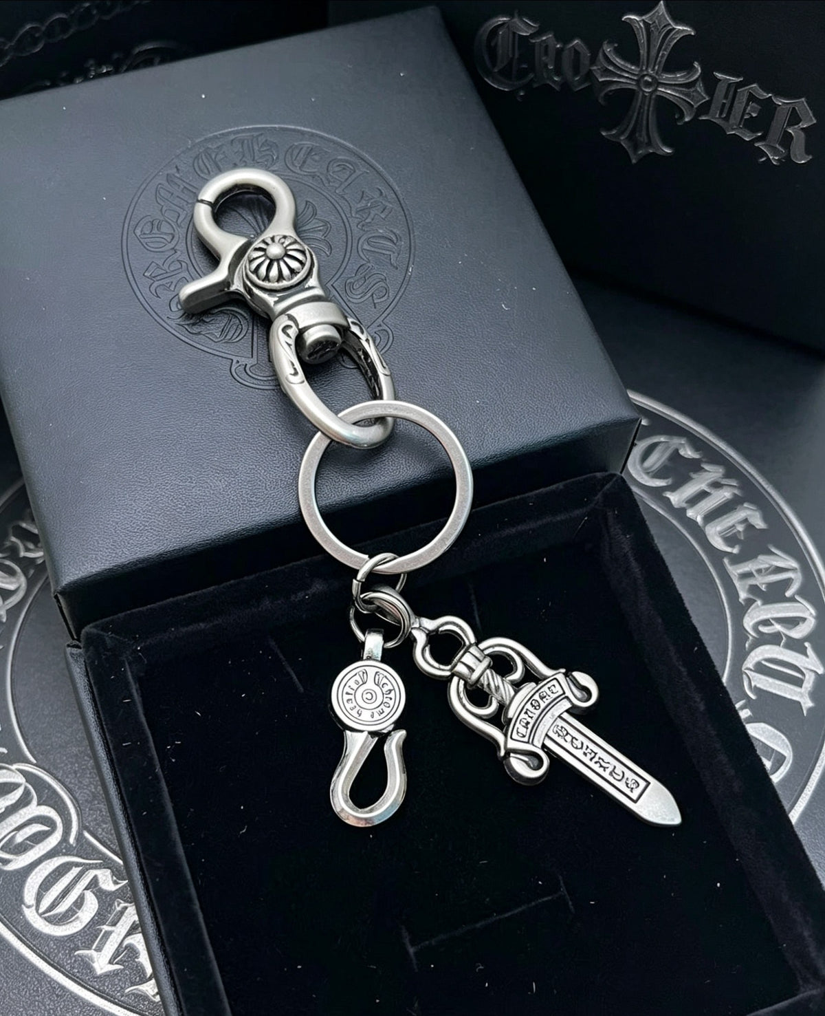 Dagger Multi-Use Chain Accessory – Dagger Detail – Design 05 detail view