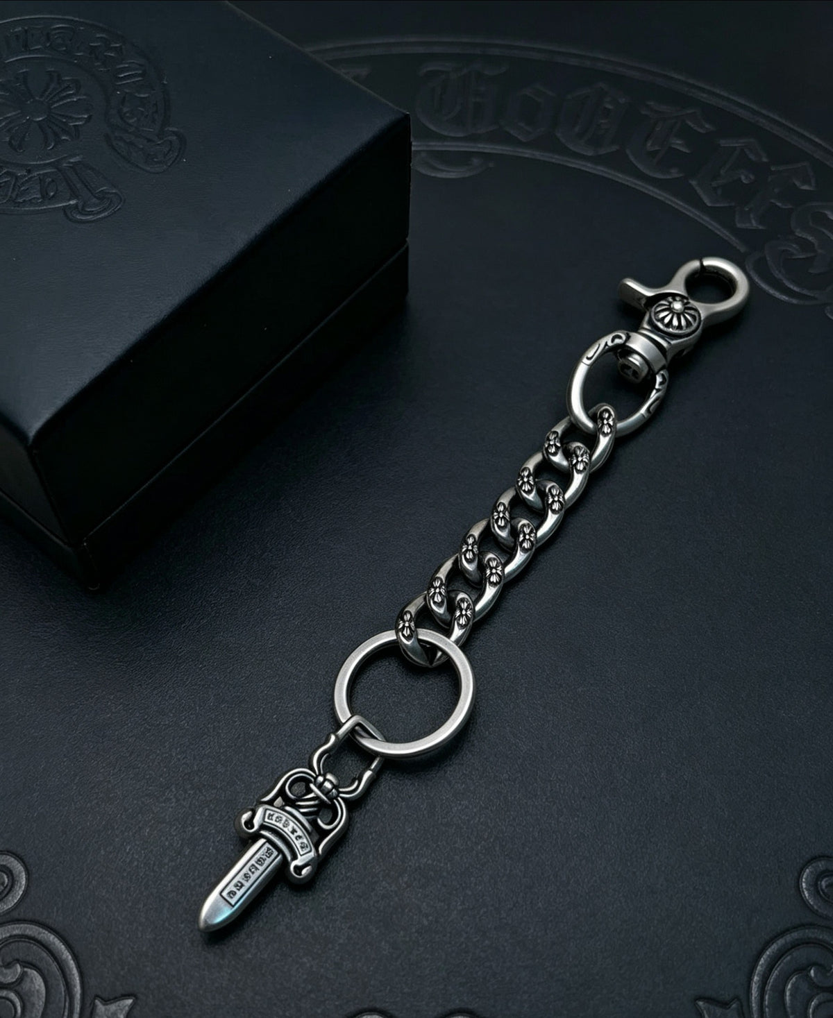 Dagger Multi-Use Chain Accessory – Dagger Detail side detail