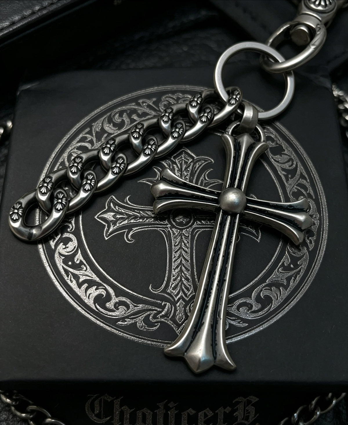 Cross Multi-Use Chain Accessory – Design 05 close-up detail