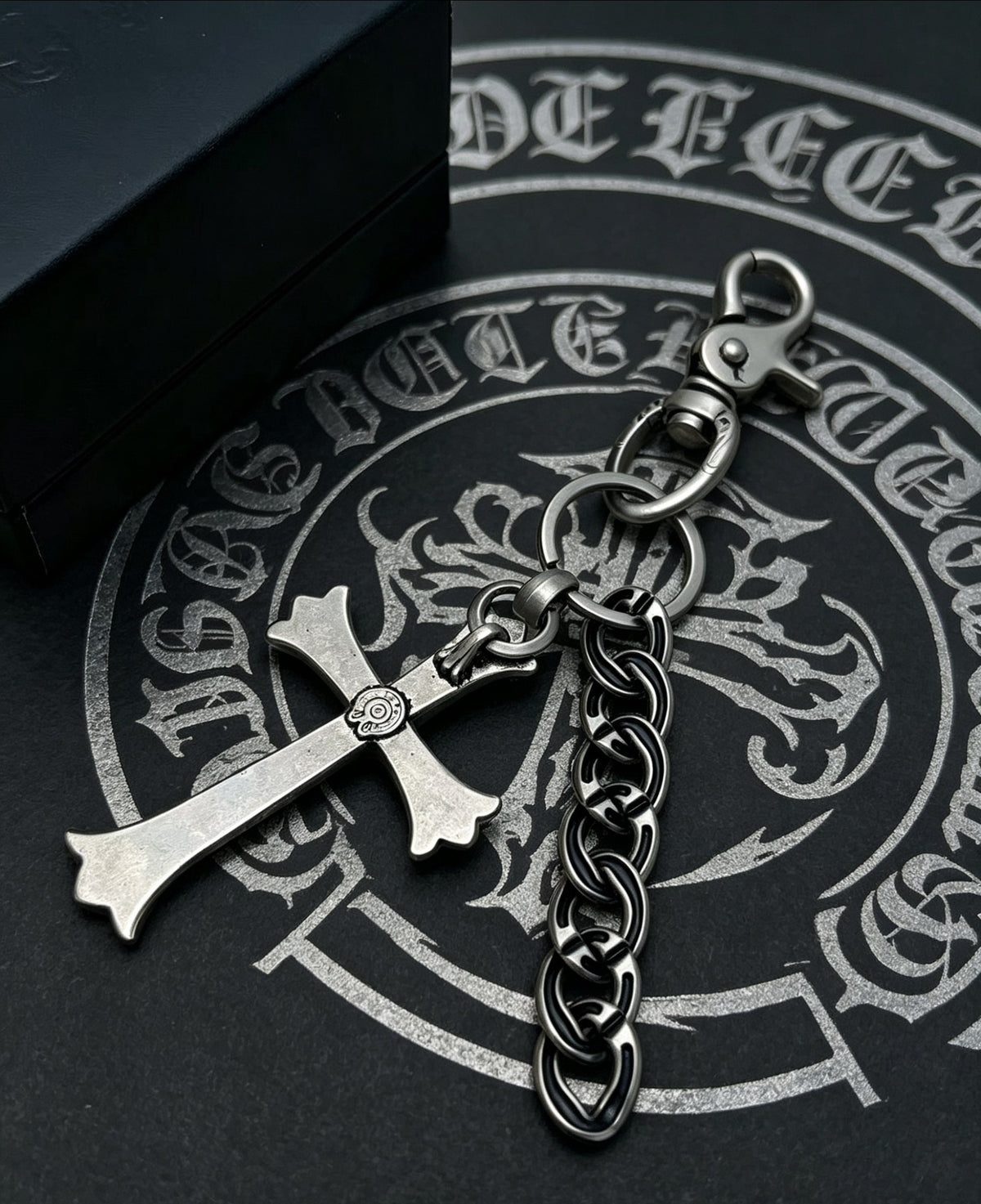 Cross Multi-Use Chain Accessory – Design 01 side detail