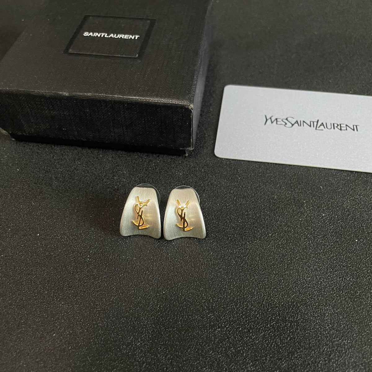 Geometric Emblem Stud Earrings in Silver-Tone – Vintage Detail – Design 007 close-up detail