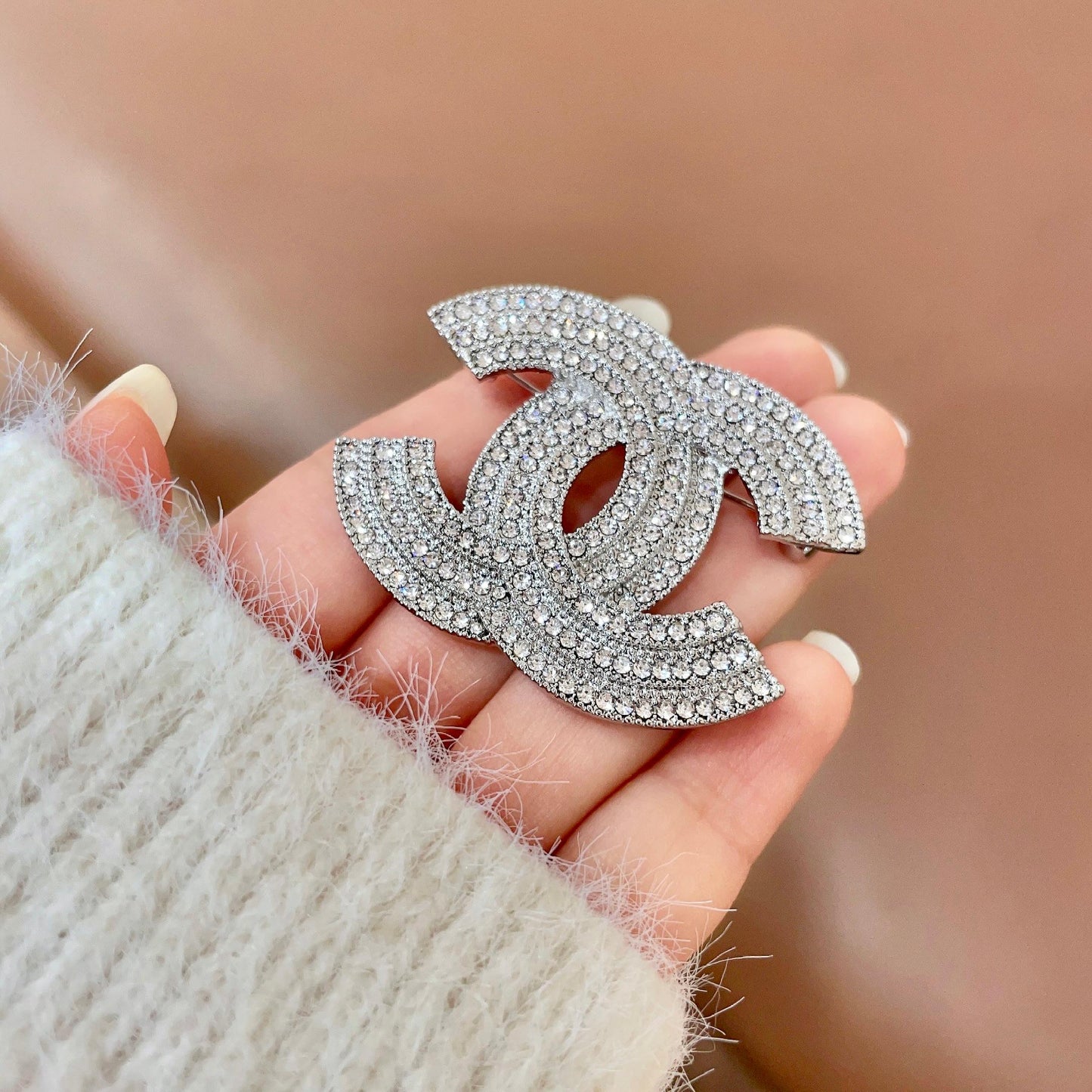 Signature Emblem Brooch in Polished Metal-Tone – Design 053 side detail
