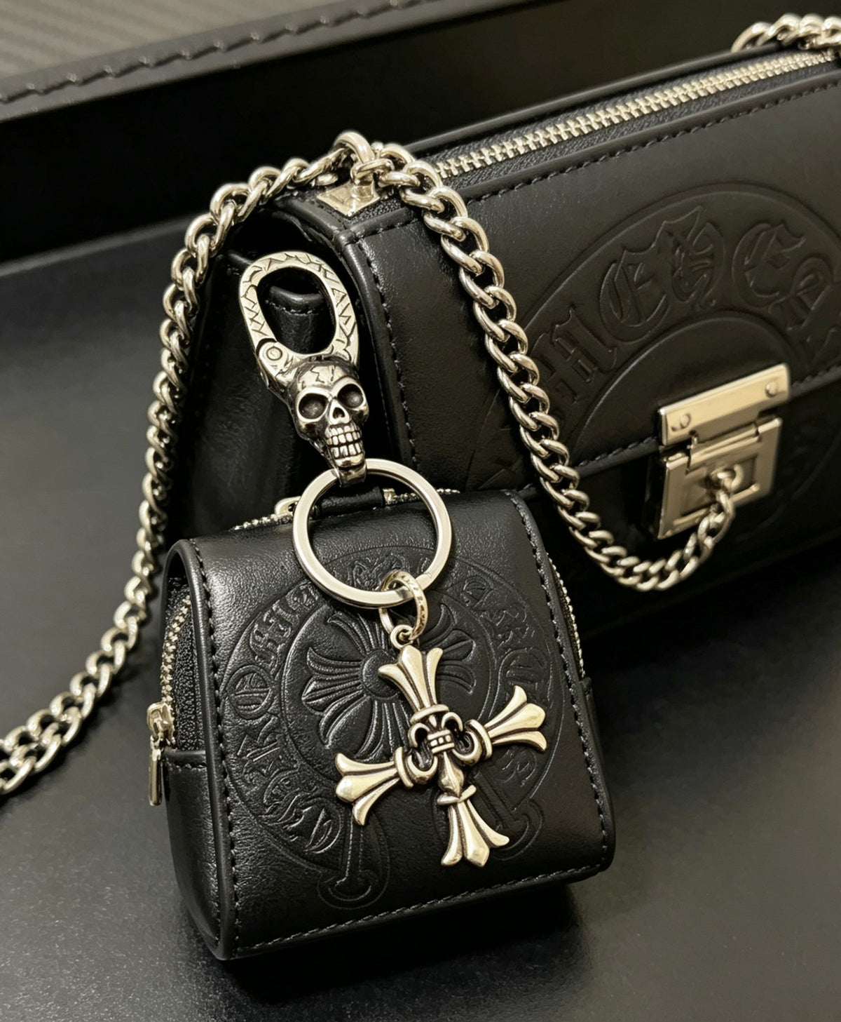 Cross Keychain in Antique Silver-Tone – Design 03 detail view