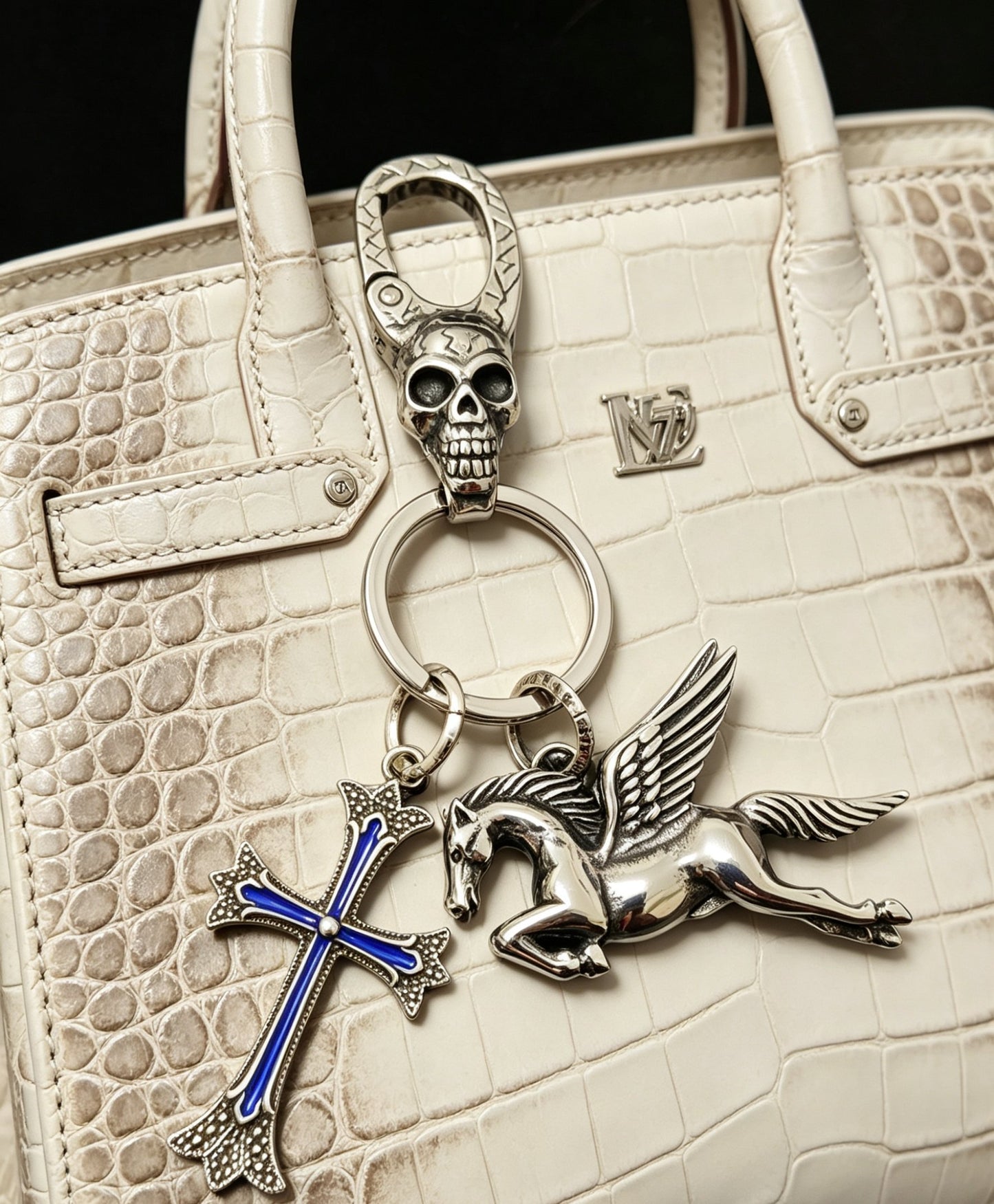 Cross Keychain in Antique Silver-Tone – Design 02 detail view