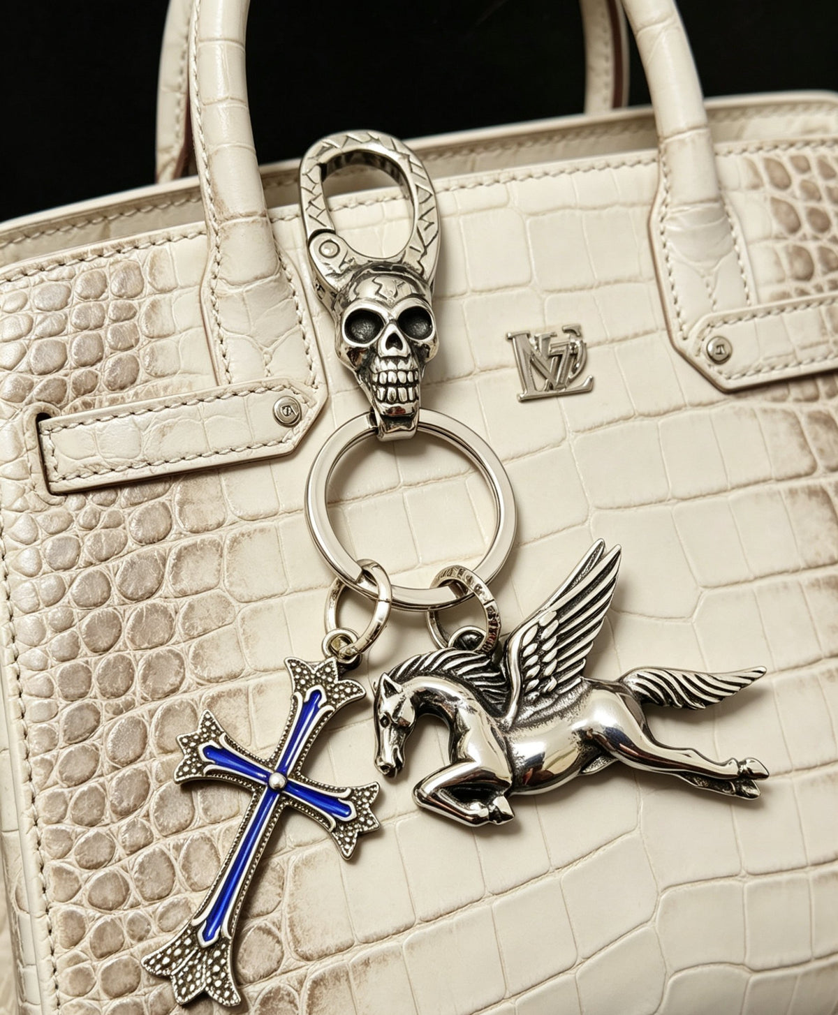 Cross Keychain in Antique Silver-Tone – Design 02 detail view