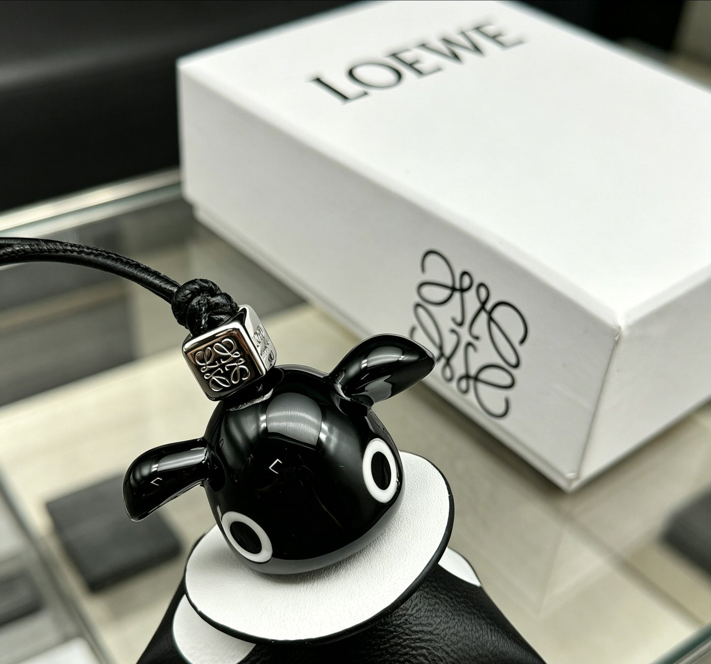 Elephant Motif Bag Charm in Polished Metal-Tone with Leather Detail – Design 05 side detail