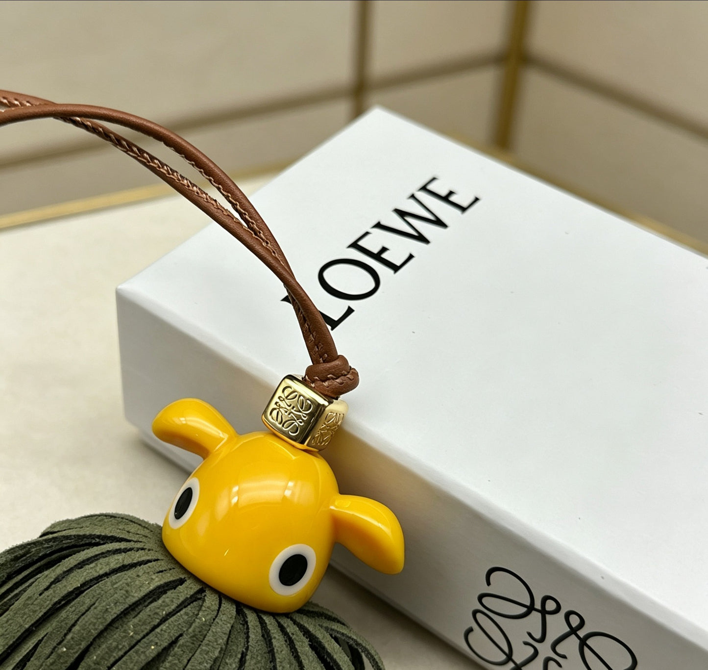 Elephant Motif Bag Charm in Polished Metal-Tone with Leather Detail – Design 03 detail view
