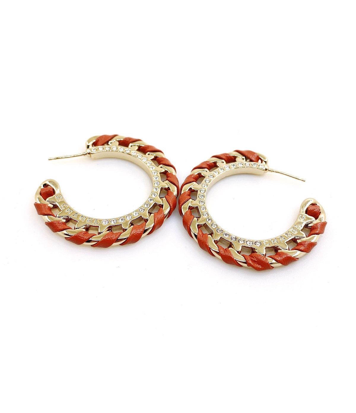 Round Jewelry Accessory in Gold-Tone – Black Detail – Design 002 main product view