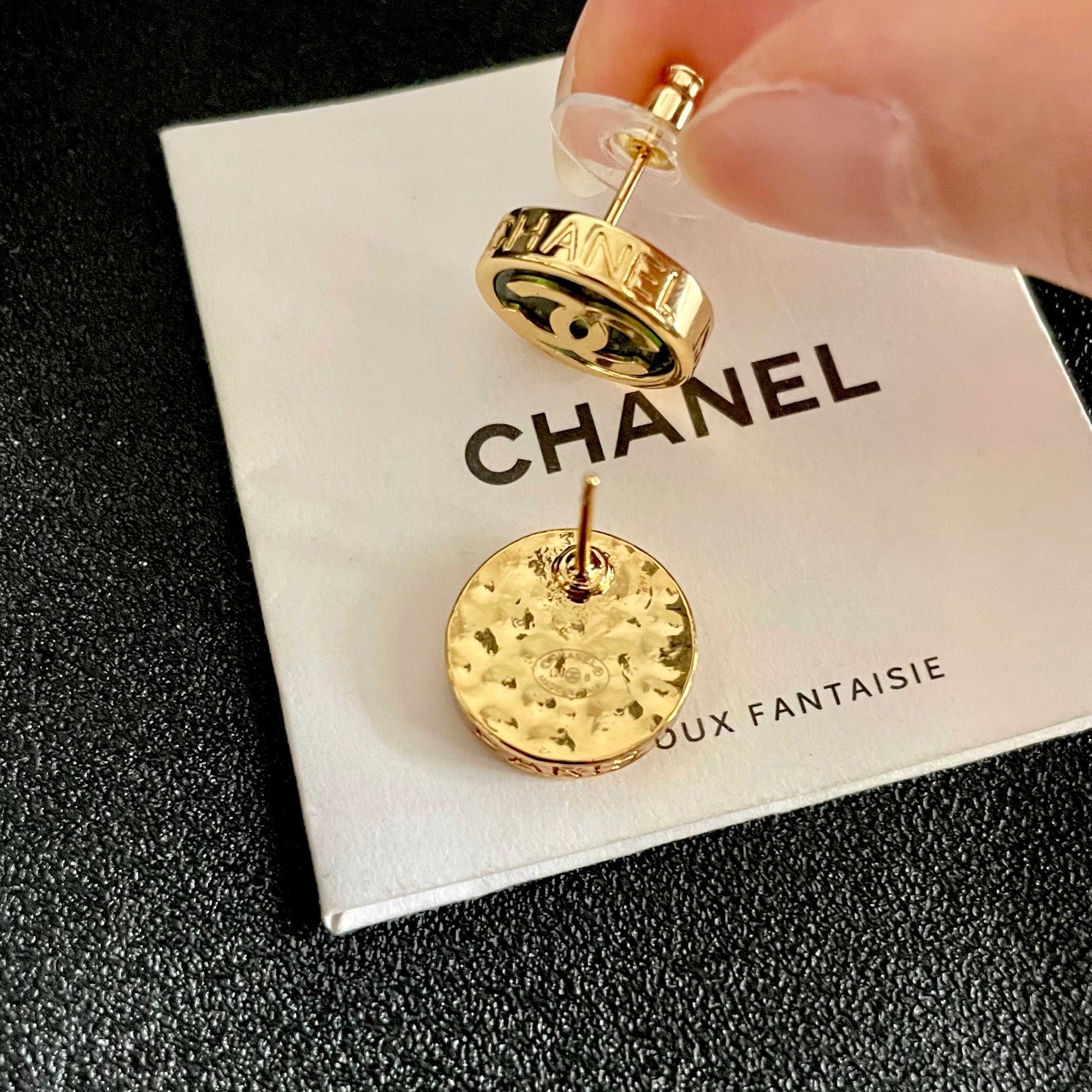 Double-C Emblem Stud Earrings in Polished Metal-Tone – Design 300 main product view