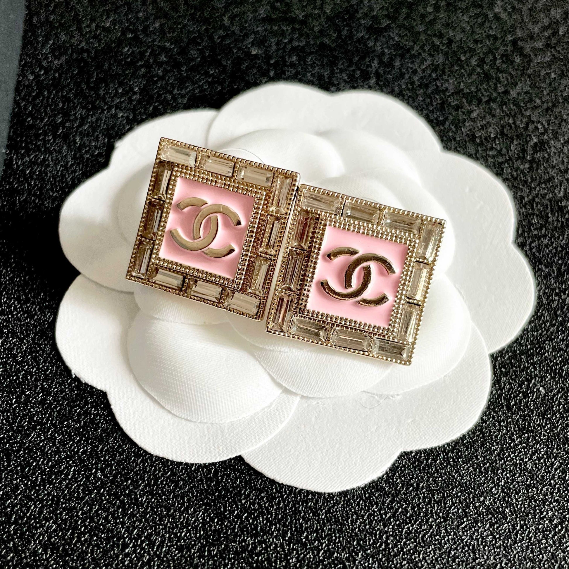 Double-C Emblem Stud Earrings in Polished Metal-Tone – Design 081 front product view