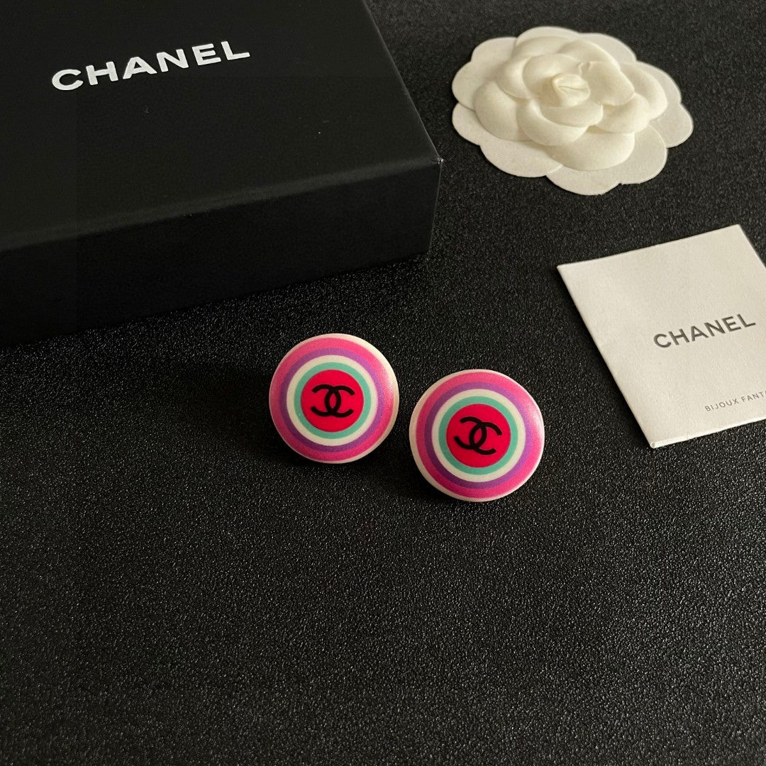 Double-C Emblem Stud Earrings in Polished Metal-Tone – Design 427 styled product view