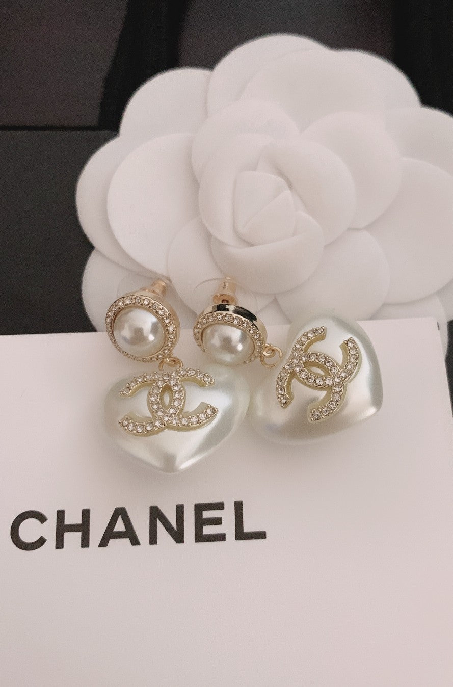 Heart Pearl-Detail Statement Earrings – Pearl Detail – Design 002 detail view
