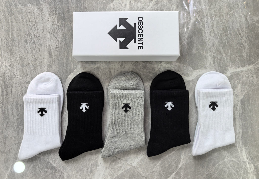 Descente Cotton Visible Branded Cuff Or Emblem Details No-Show Socks - 5-Pair Set