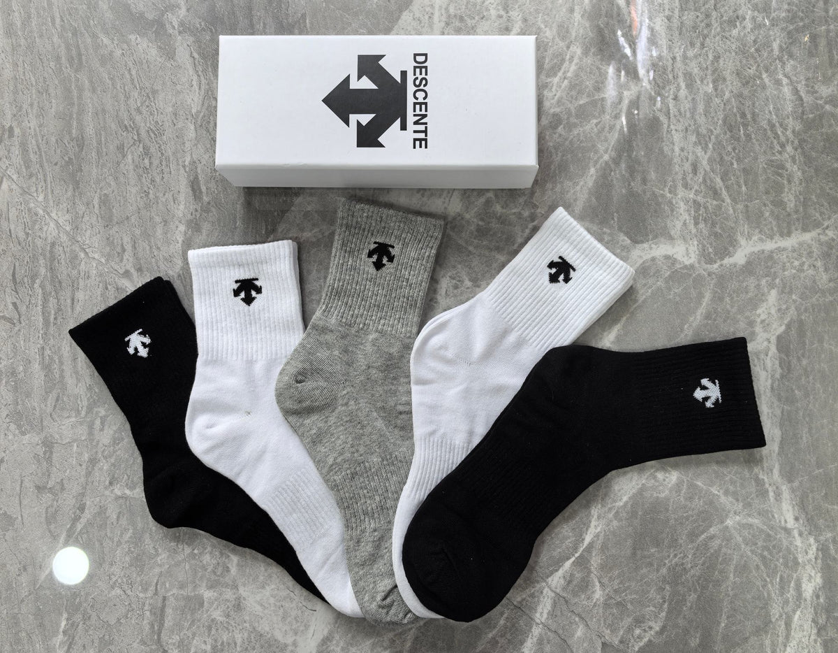 Descente Cotton Visible Branded Cuff Or Emblem Details No-Show Socks - 5-Pair Set