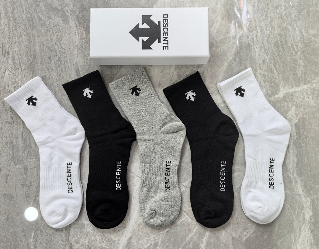 Descente Cotton Visible Branded Cuff Or Emblem Details No-Show Socks - 5-Pair Set