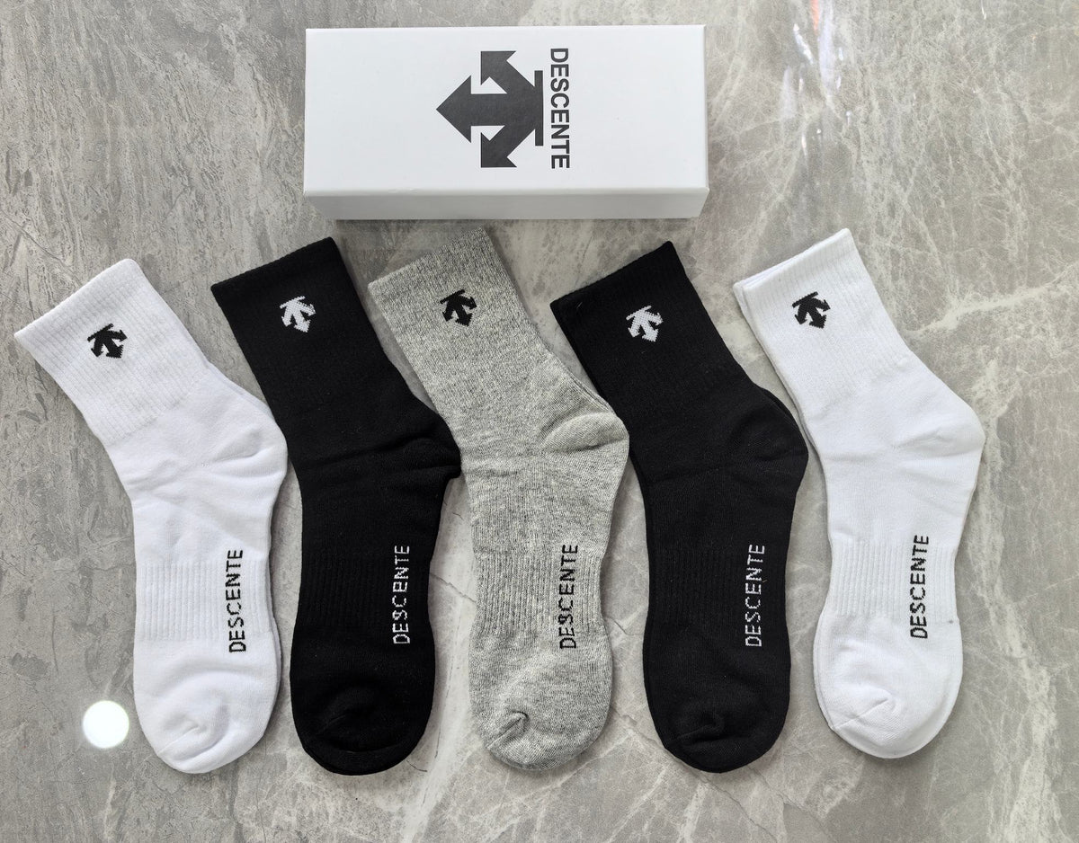 Descente Cotton Visible Branded Cuff Or Emblem Details No-Show Socks - 5-Pair Set