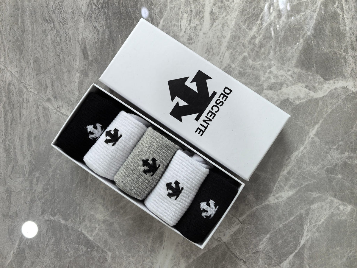 Descente Cotton Visible Branded Cuff Or Emblem Details No-Show Socks - 5-Pair Set