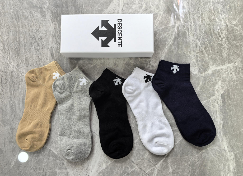 Descente Cotton Visible Colour, Cuff And Emblem Details No-Show Socks - 5-Pair Set