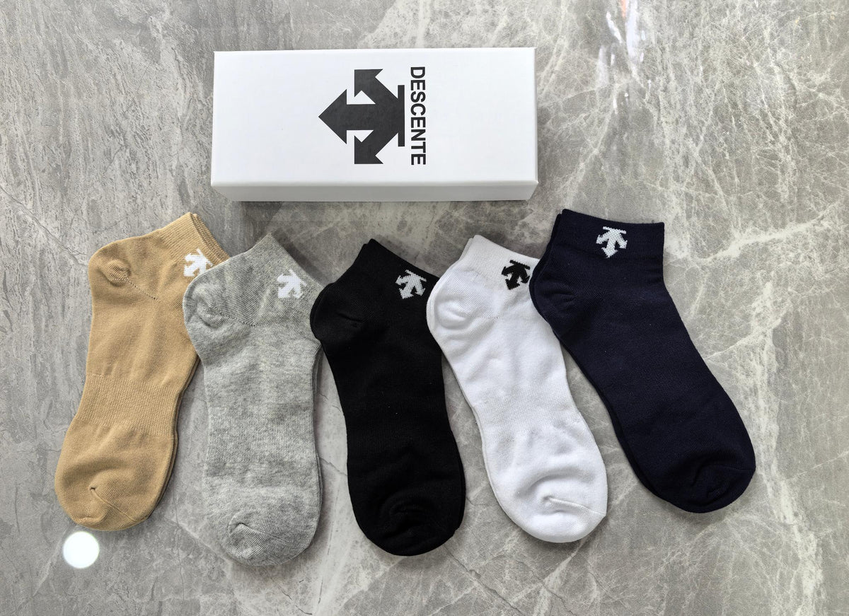 Descente Cotton Visible Colour, Cuff And Emblem Details No-Show Socks - 5-Pair Set