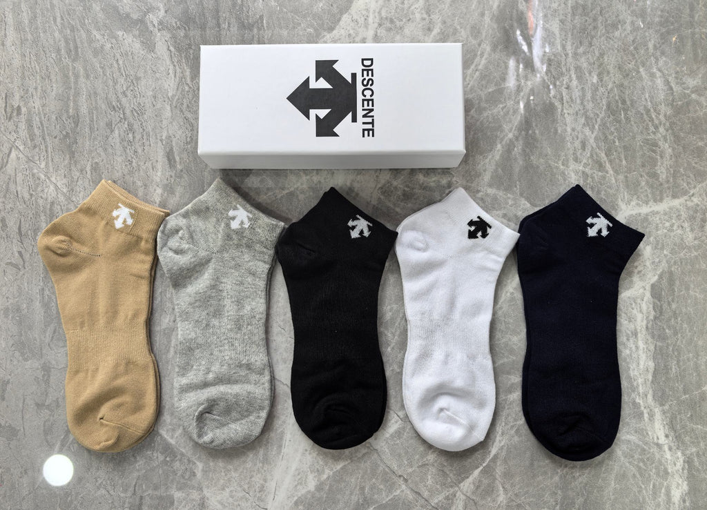 Descente Cotton Visible Branded Cuff Or Emblem Details No-Show Socks - 5-Pair Set