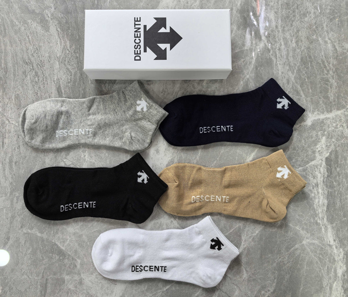 Descente Cotton Visible Colour, Cuff And Emblem Details No-Show Socks - 5-Pair Set
