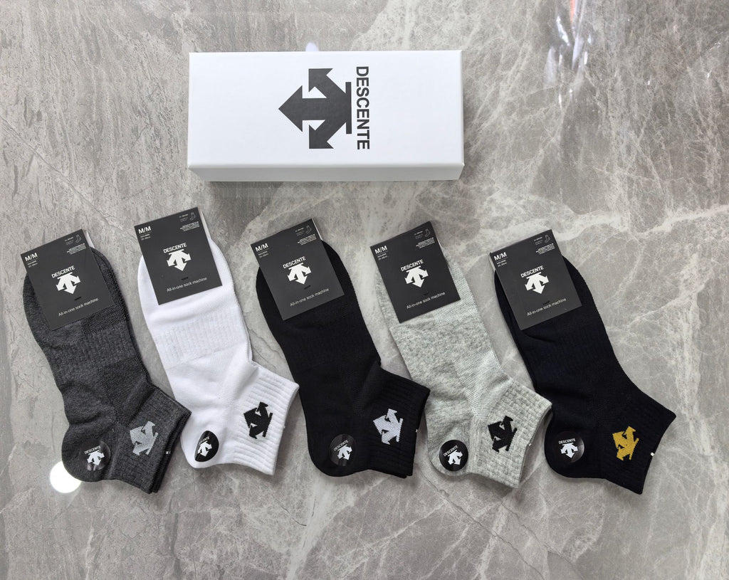 Descente Cotton Visible Colour, Cuff And Emblem Details No-Show Socks - 5-Pair Set