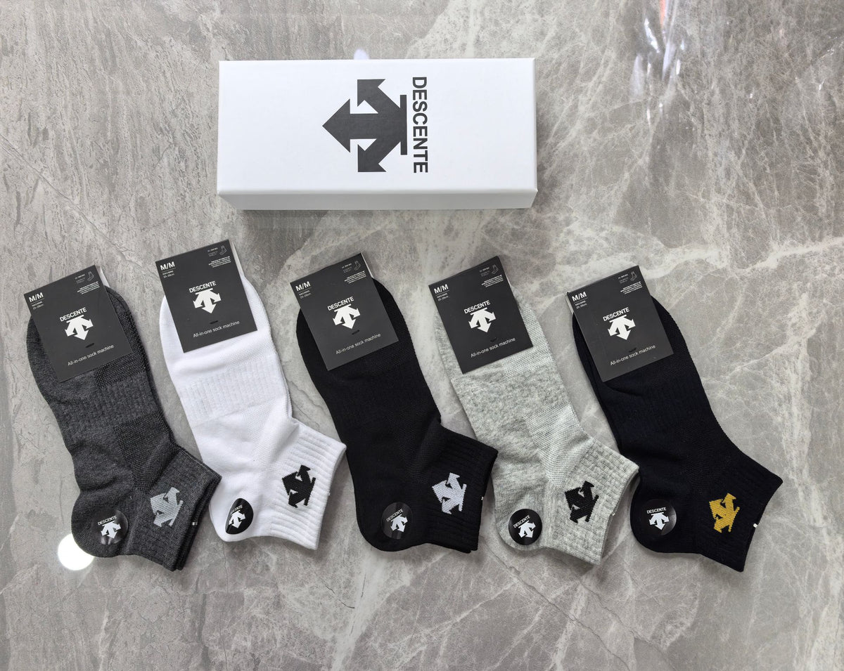 Descente Cotton Visible Colour, Cuff And Emblem Details No-Show Socks - 5-Pair Set