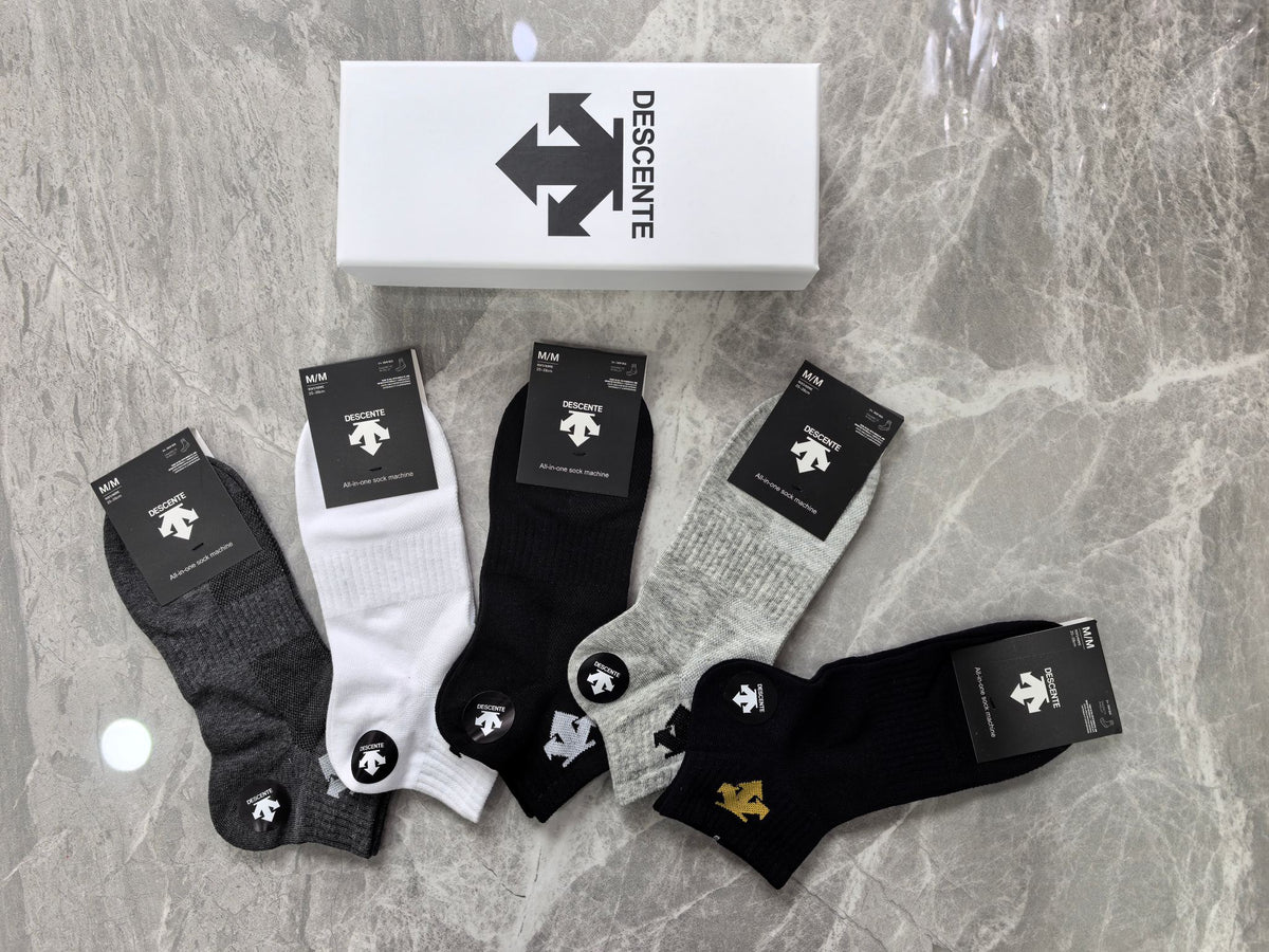 Descente Cotton Visible Colour, Cuff And Emblem Details No-Show Socks - 5-Pair Set