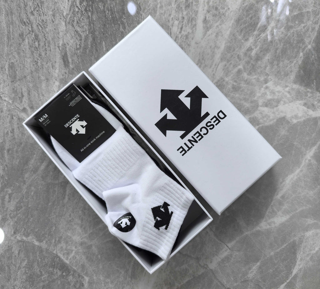 Descente Cotton Visible Colour, Cuff And Emblem Details No-Show Socks - 5-Pair Set