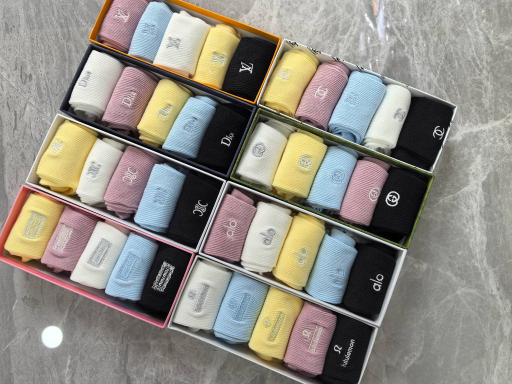 Miu Miu Cotton Visible Colour, Cuff And Emblem Details Crew Socks - 5-Pair Set