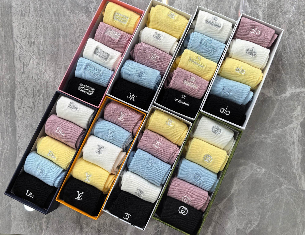 Miu Miu Cotton Visible Colour, Cuff And Emblem Details Crew Socks - 5-Pair Set