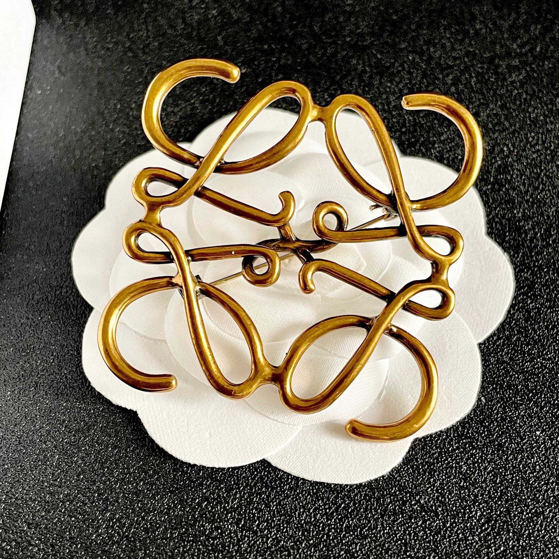 Sculptural Brooch Pin in Polished Metal-Tone – Design 04 front view