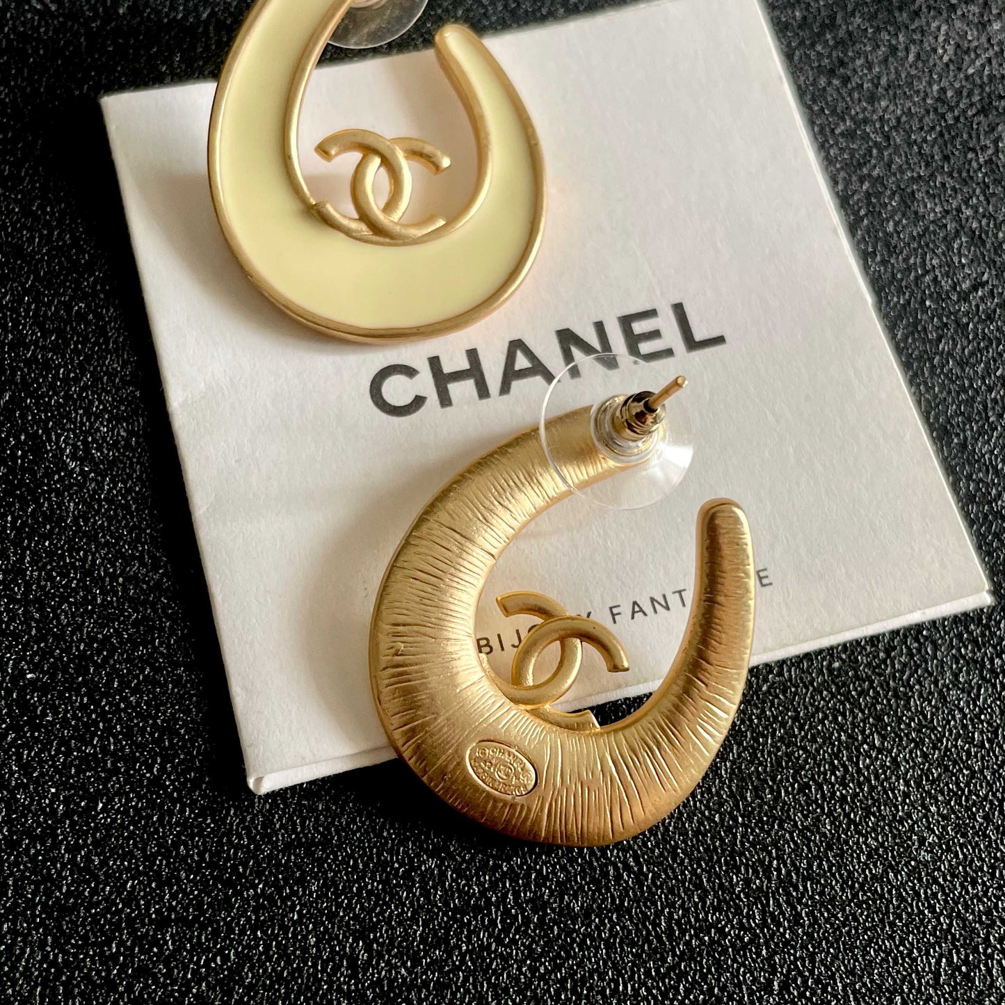 Double-C Emblem Stud Earrings in Polished Metal-Tone – Design 072 main product view