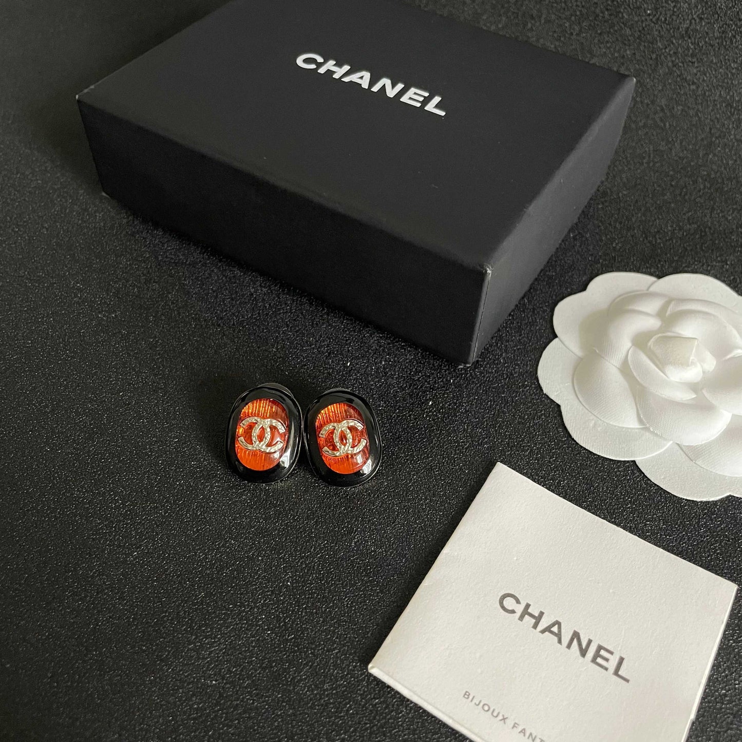 Double-C Emblem Stud Earrings in Polished Metal-Tone – Design 418 close-up detail