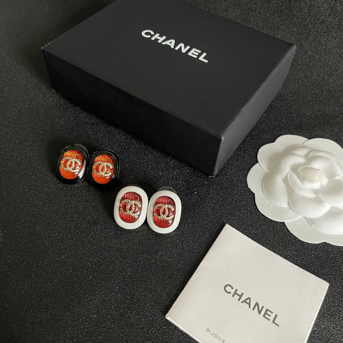 Double-C Emblem Stud Earrings in Polished Metal-Tone – Design 418 side detail