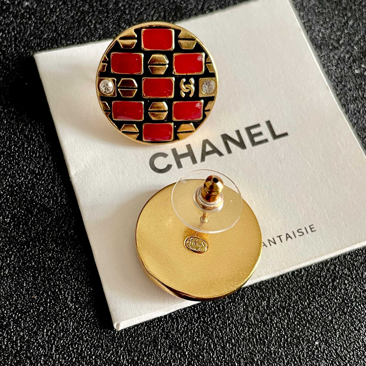 Double-C Emblem Stud Earrings in Polished Metal-Tone – Design 415 main product view
