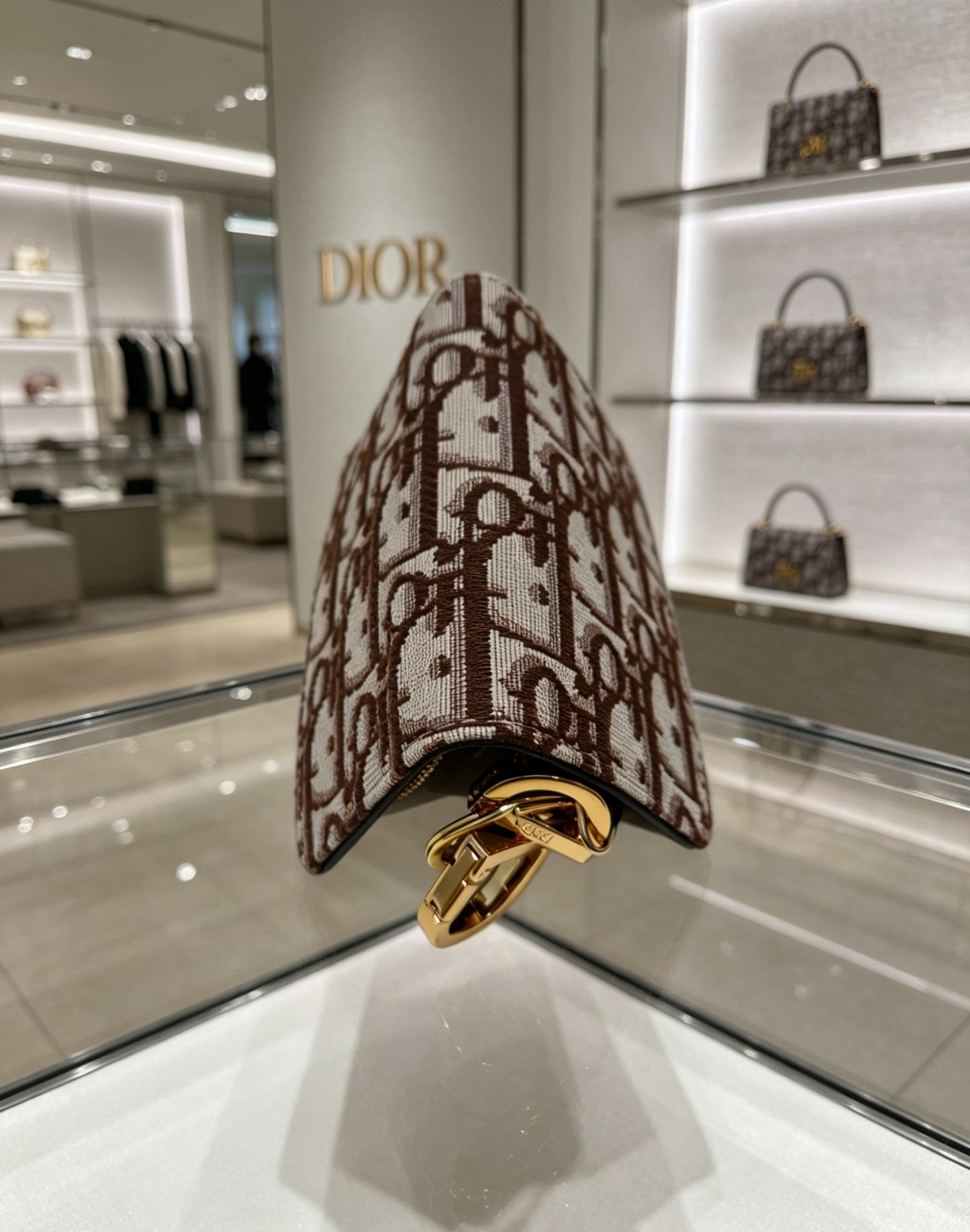 Floral Motif Bag Charm in Gold-Tone with Vintage-Style Finish – Design 002 side detail
