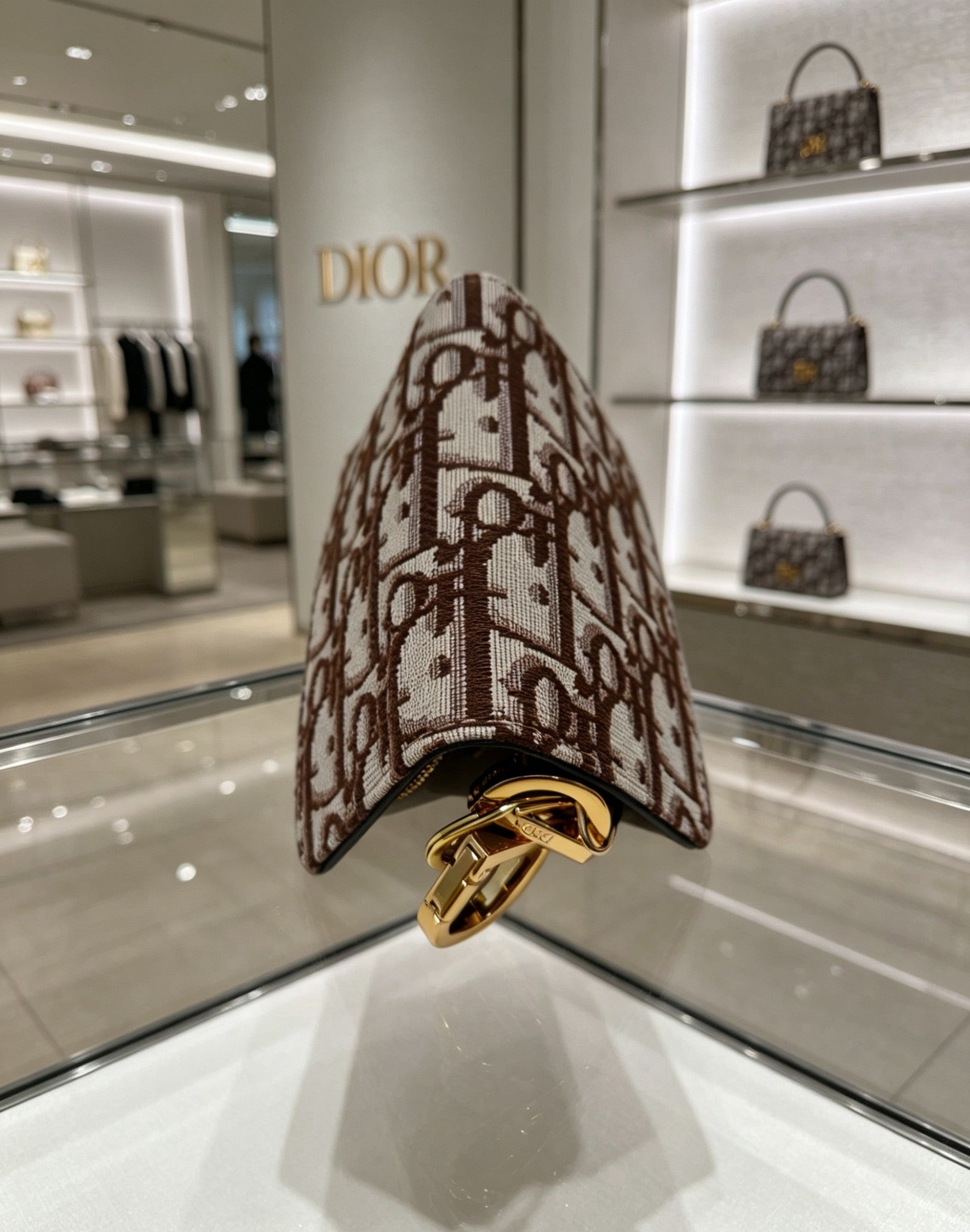 Floral Motif Bag Charm in Gold-Tone with Vintage-Style Finish – Design 002 side detail