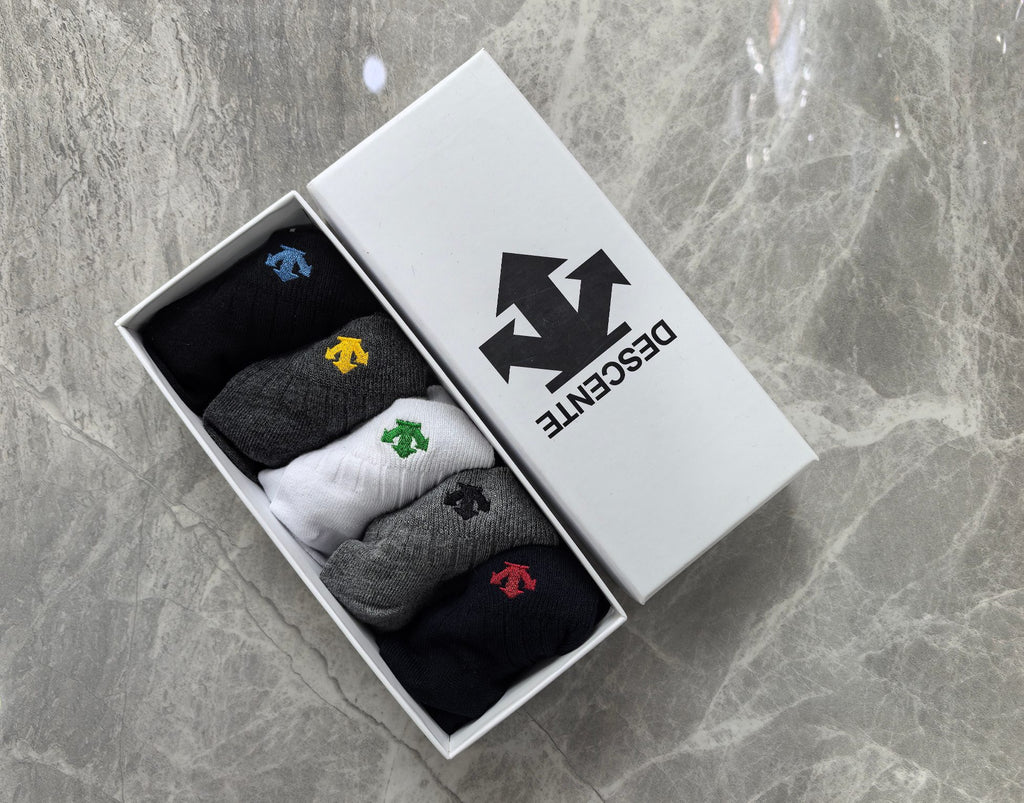 Descente Cotton Visible Colour, Cuff And Emblem Details Ankle Socks - 5-Pair Set