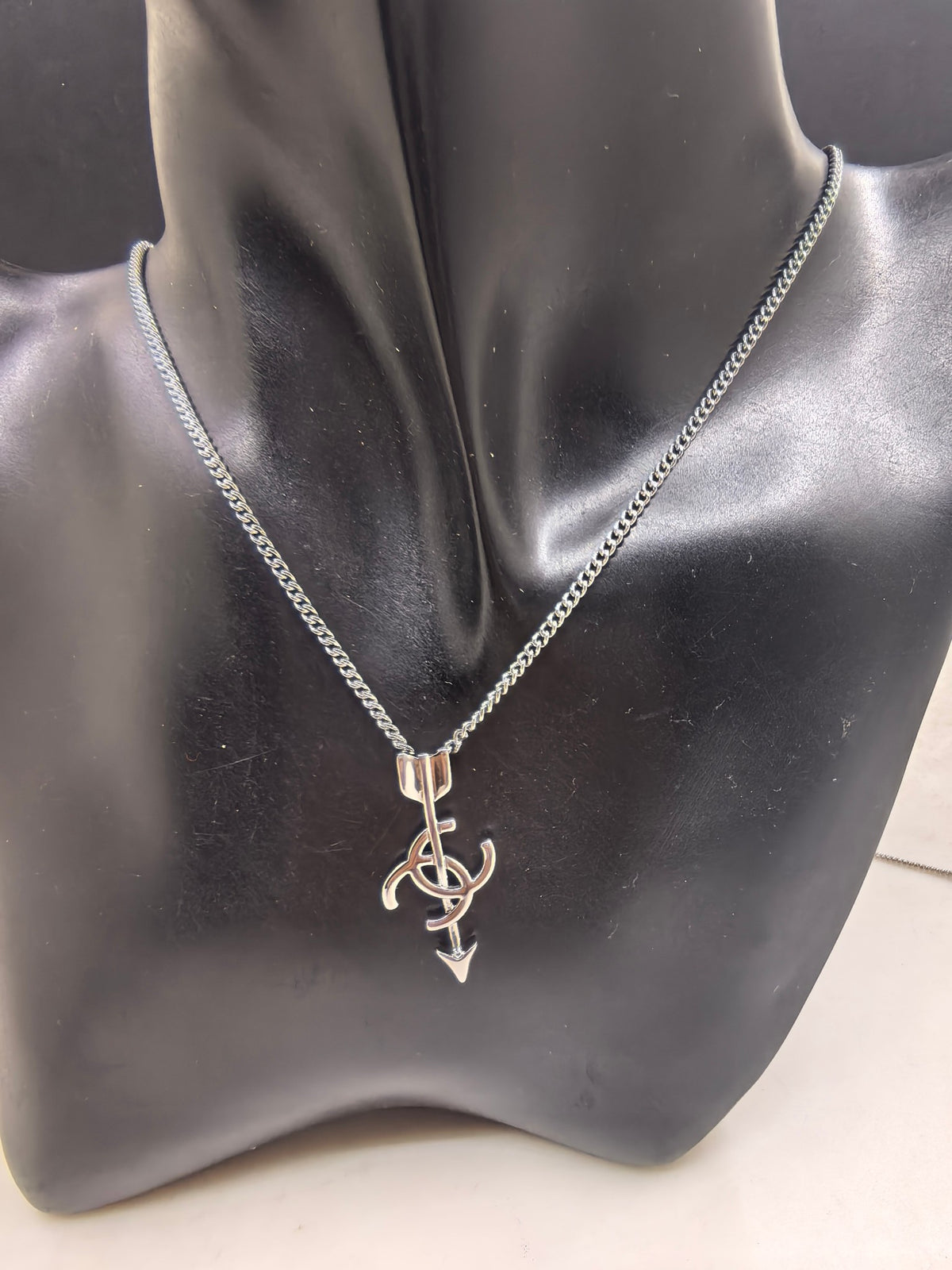 Arrow Pendant Necklace in Gold-Tone – Arrow Detail – Design 002 front product view